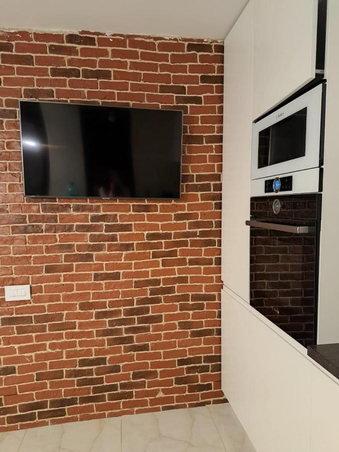 Classy Apartment With Parking In The City Center Bucharest Exterior photo