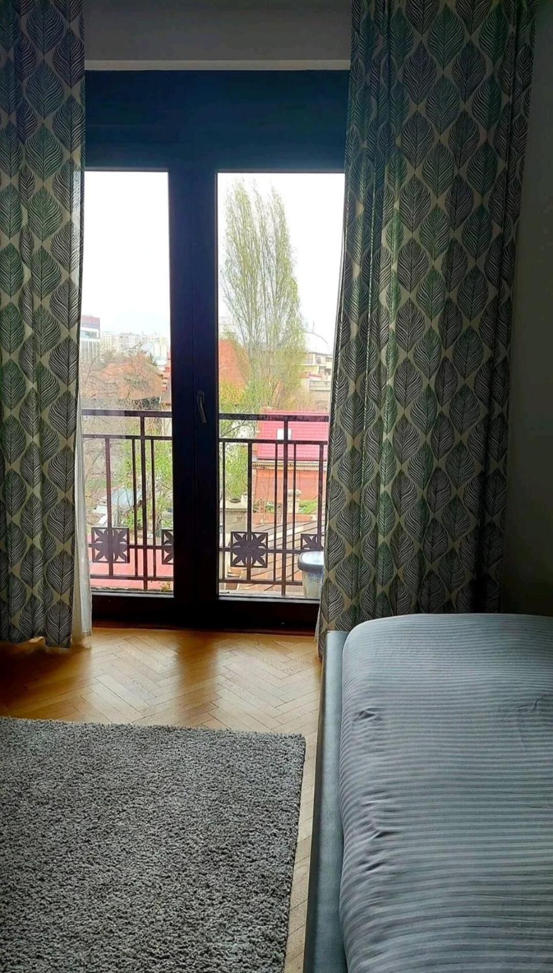 Classy Apartment With Parking In The City Center Bucharest Exterior photo